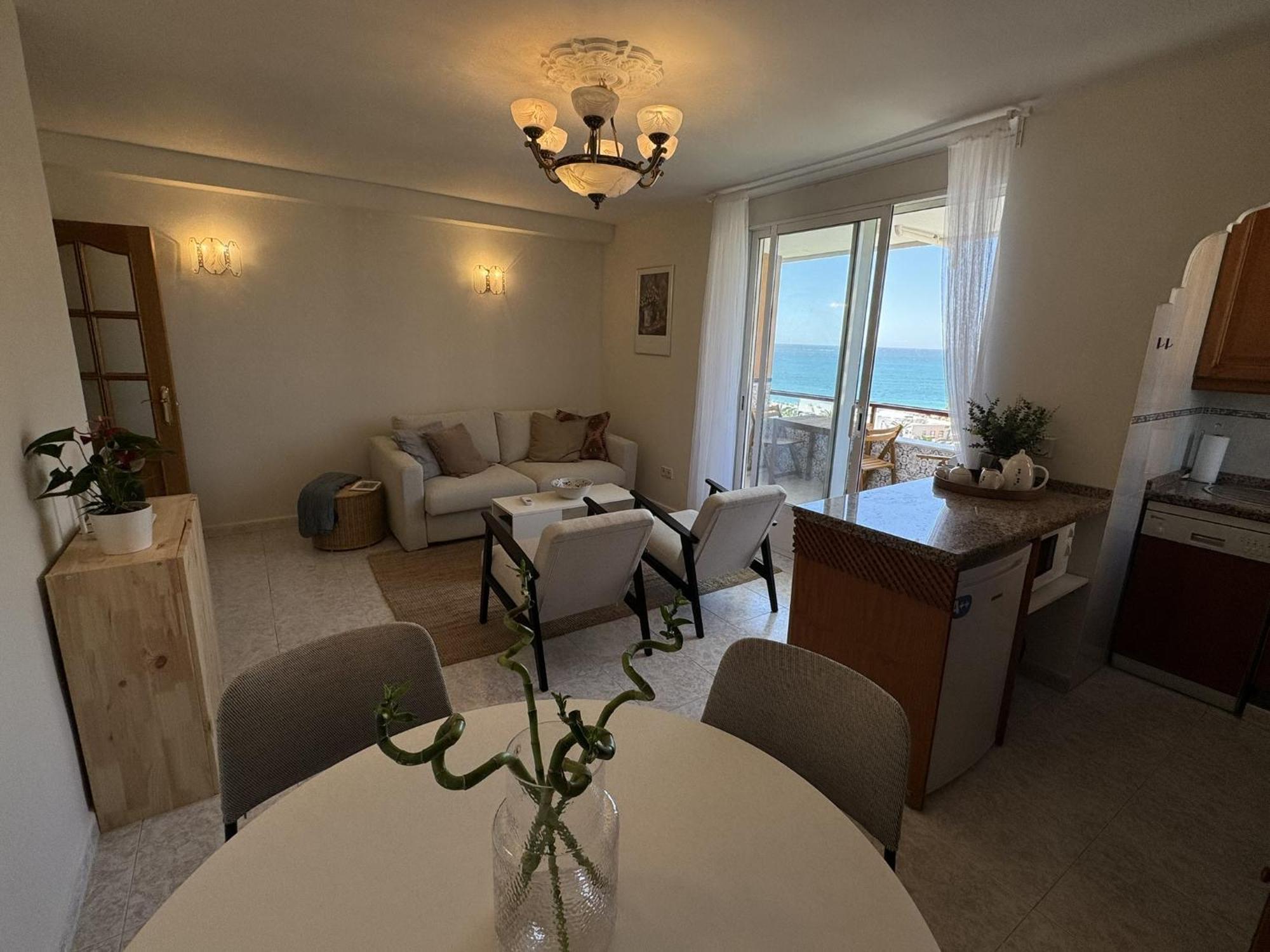 Beachfront Apartment With Terrace And Seaviews Fuengirola Esterno foto